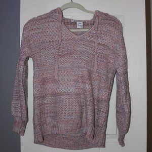 Knitted sweater with hood